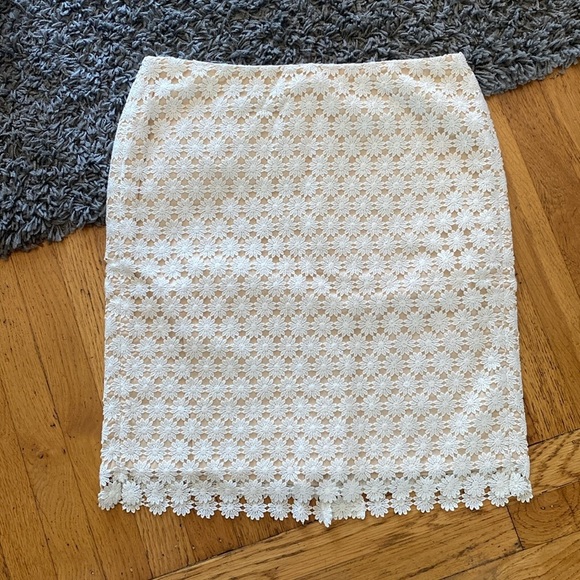 Talbots Petites Daisy Floral Ivory Lace Eyelet Skirt Size 6P - Picture 1 of 9